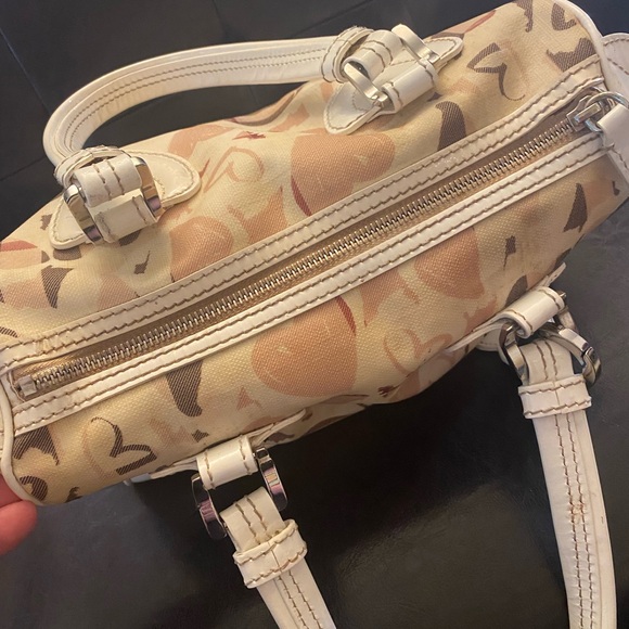 Burberry Patent Nova Check Heart Small #143087B29B - Picture 4 of 9